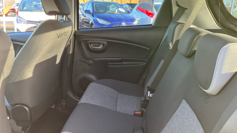 Toyota Yaris 1.5 VVT-i Y20 5dr CVT [Bi-tone] Petrol Hatchback